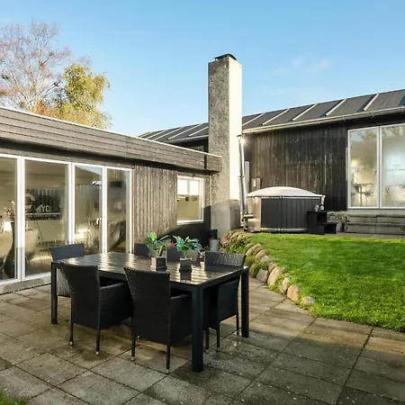 3 Bedroom Stunning In Broager